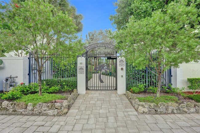 Building Photo - 3406 Robbins Rd