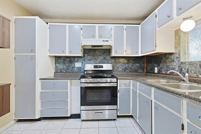 Building Photo - 8169 Garland St