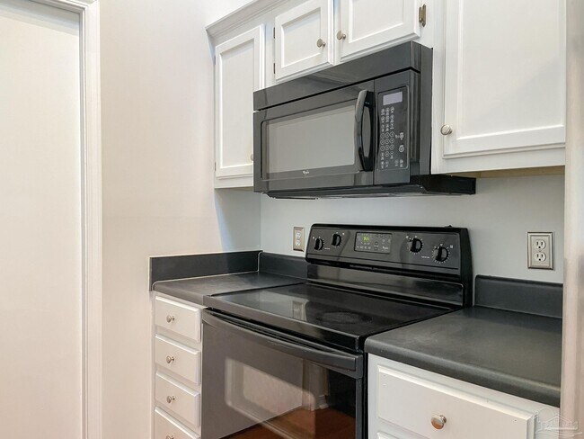 Building Photo - 7045 Weatherwood Dr