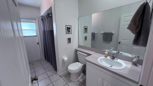 Building Photo - Gated Single Family Home For Rent in West Melbourne