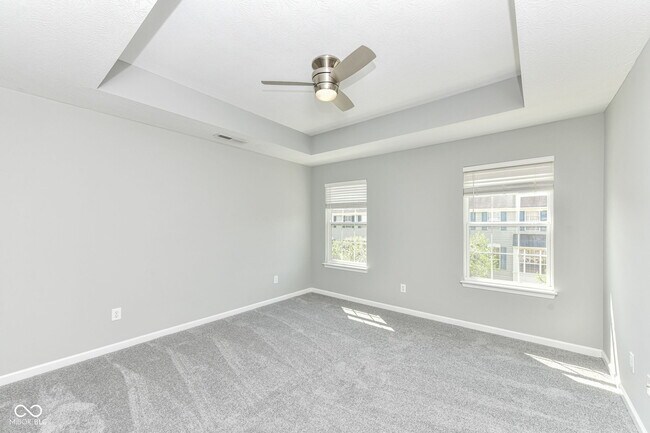 Building Photo - 9050 Mercer Dr