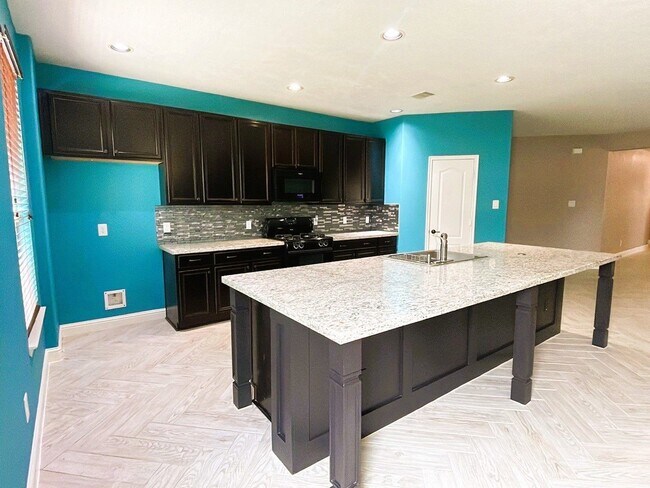 Building Photo - 16014 Peach Bluff Ln