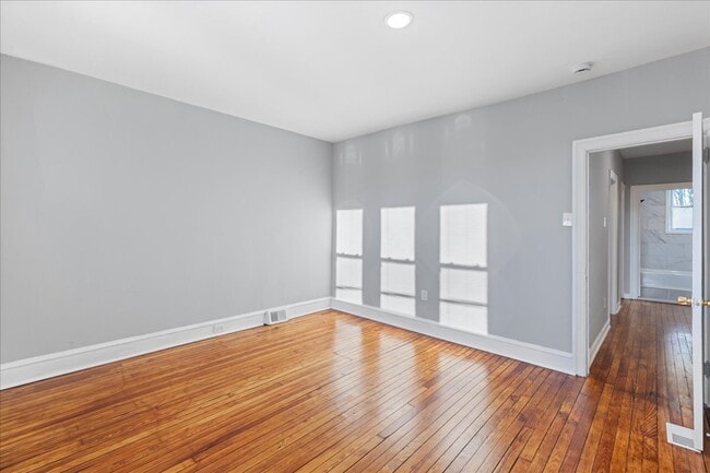 Building Photo - 1602 Pershing St