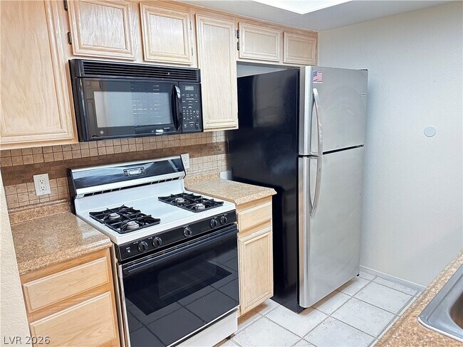 Building Photo - 1908 Rio Canyon Ct