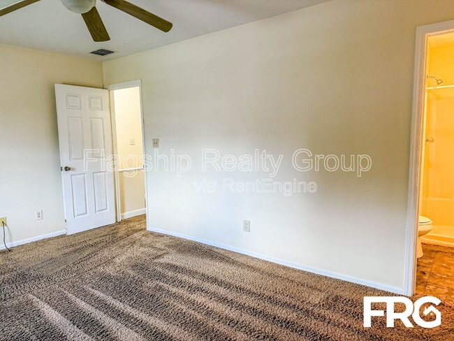 Building Photo - 105 Chesterfield Ct