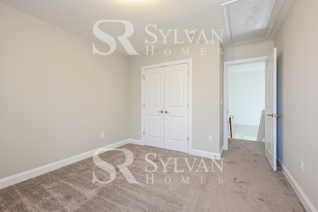 Building Photo - Enjoy living the good life in this 3 bedroom, 2.5 bathroom home