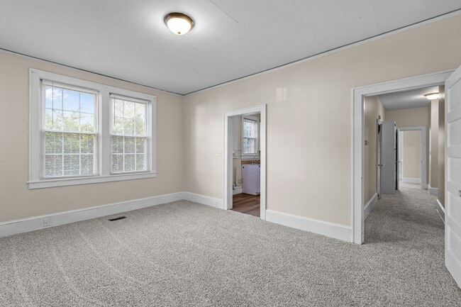 Building Photo - 308 Causey Ave