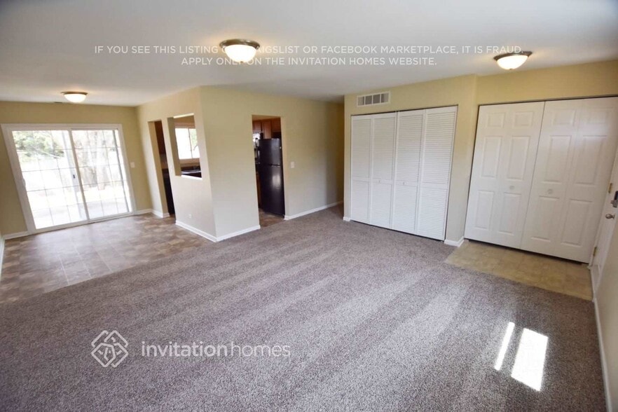 Building Photo - 880 Edenwood Dr