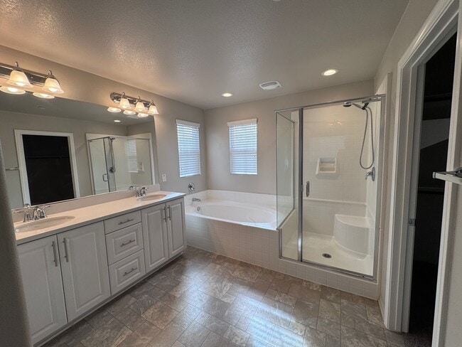 Building Photo - Large Newer Home - 4 Bedroom / 3 1/2 Bath