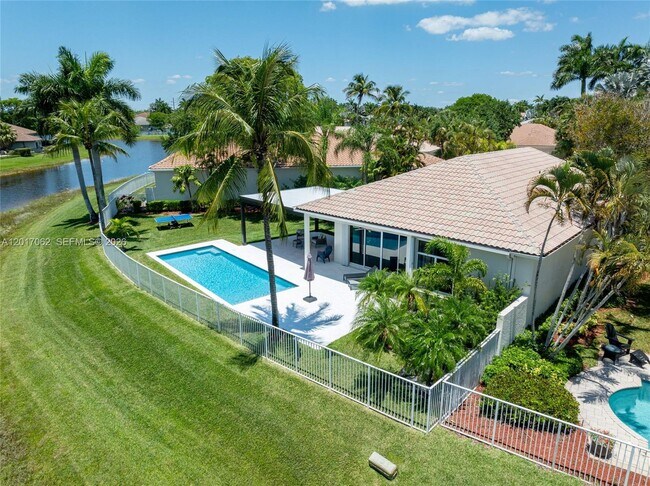 Building Photo - 2576 Bay Pointe Dr