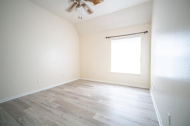 Building Photo - 4503 Oak Valley Dr