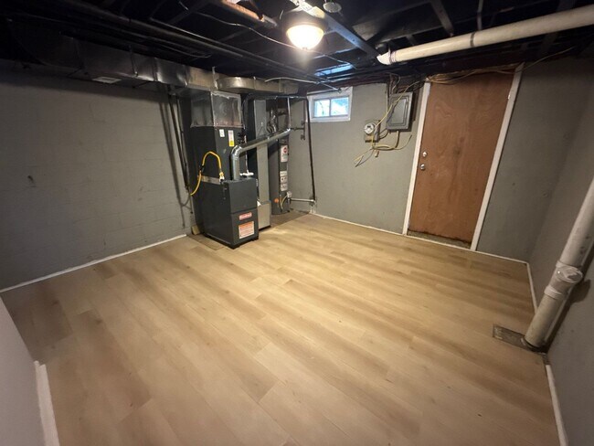 Building Photo - Two Bedroom House In Baltimore City