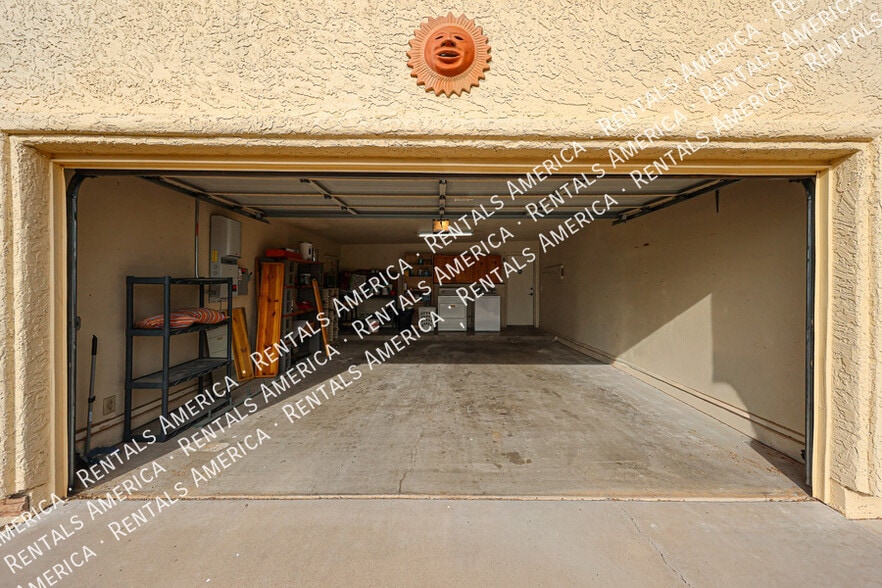 Building Photo - 10438 S 45th Pl