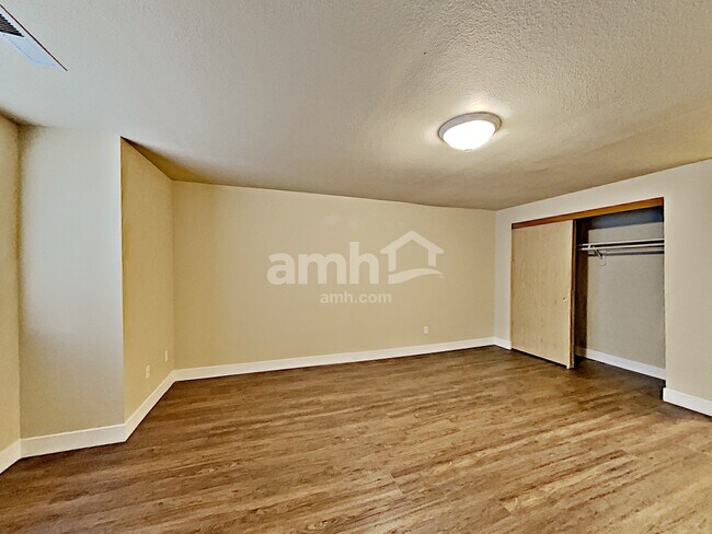 Building Photo - 16989 SW Cashew Way