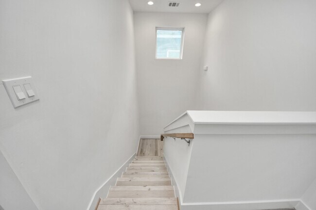 Building Photo - 2920 Nance St