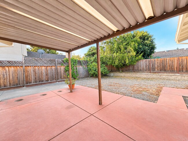 Building Photo - 40643 Encanto Way