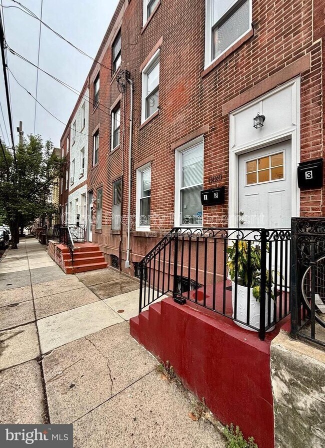 Building Photo - 1220 S 13th St