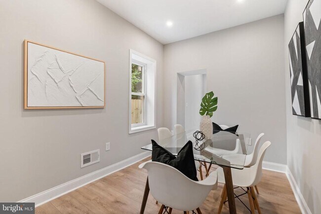 Building Photo - 2571 Coral St