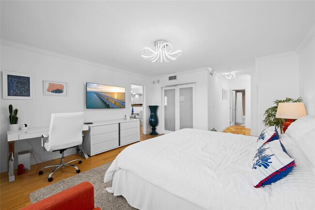 Building Photo - 5100 N Ocean Blvd