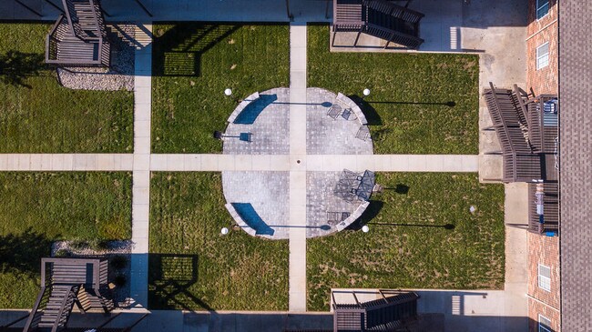 Building Photo - 1085 Cs-1574