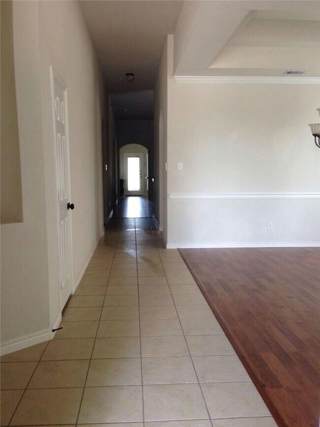 Building Photo - Charming two-story brick home in the desir...