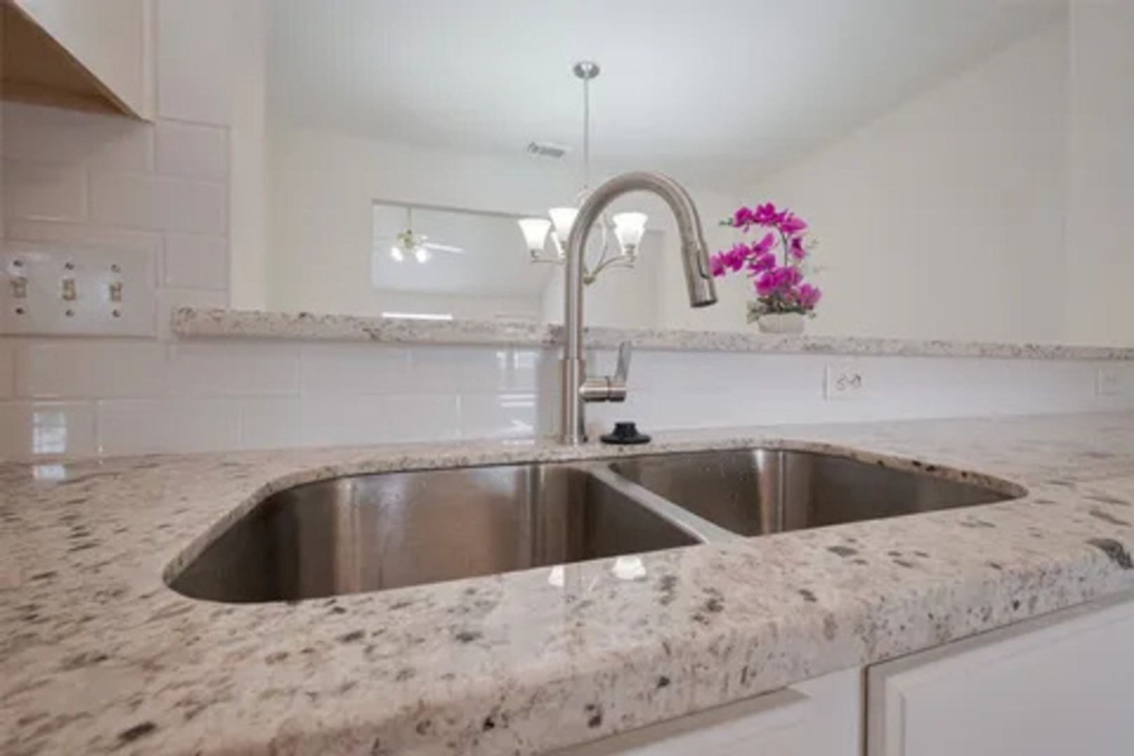 Building Photo - 10918 Linden Gate Dr