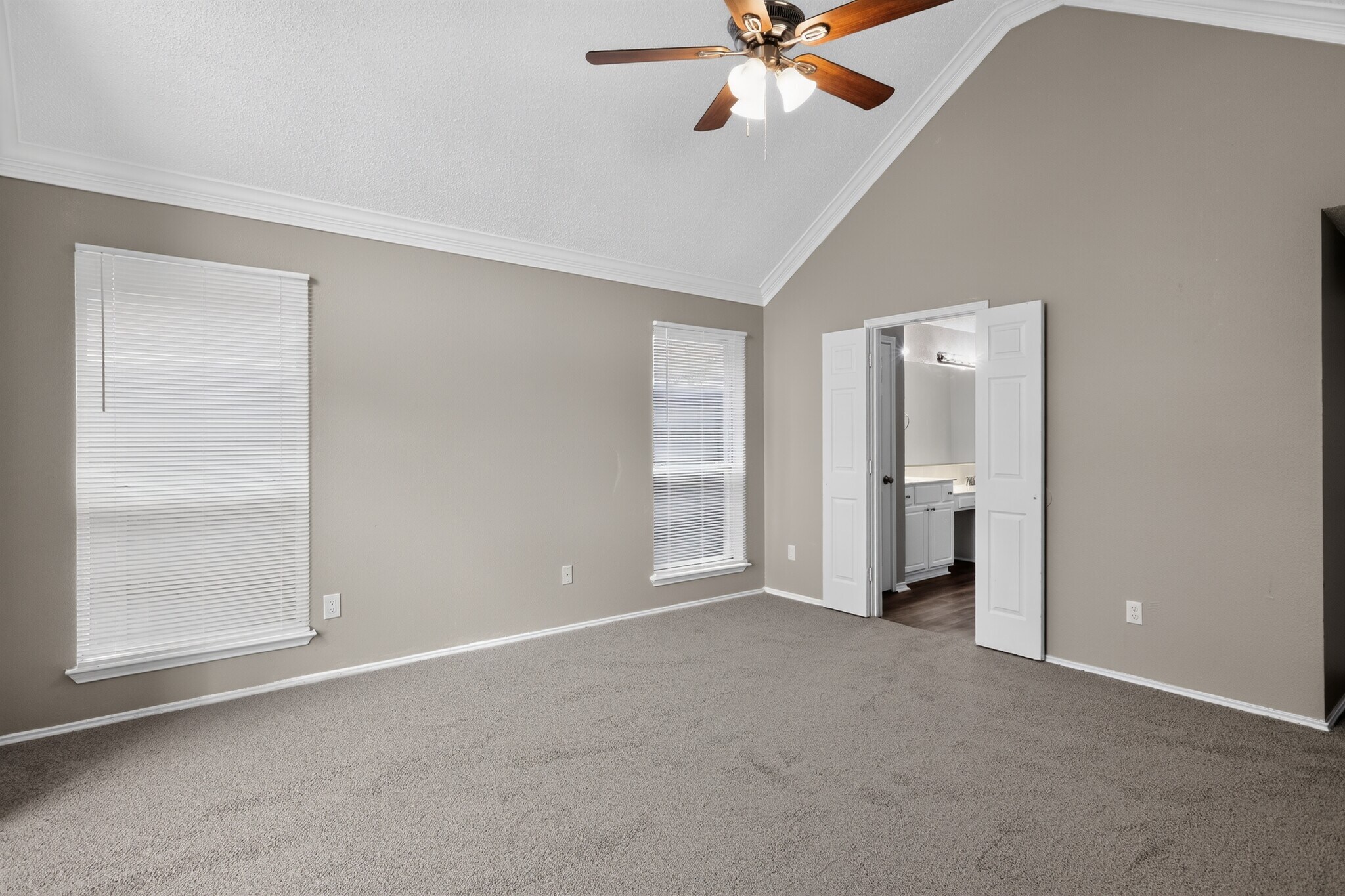 Building Photo - 1624 Ariel Dr