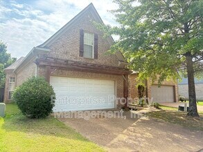 Building Photo - 5236 Laurel Home Cove