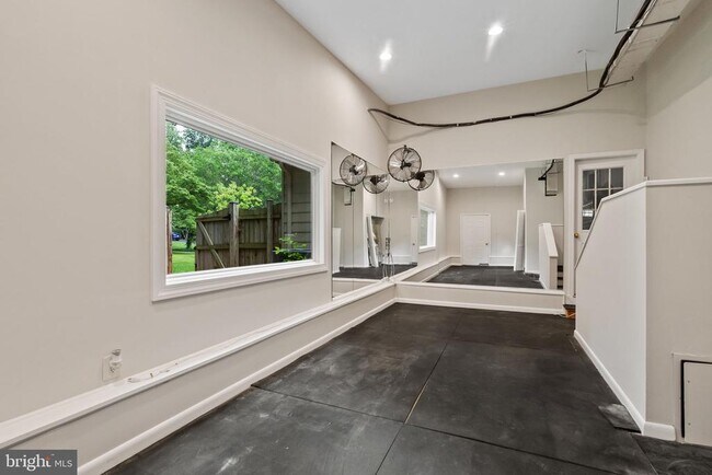Building Photo - 6506 Bellamine Ct