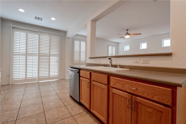 Building Photo - 6348 War Emblem Ct