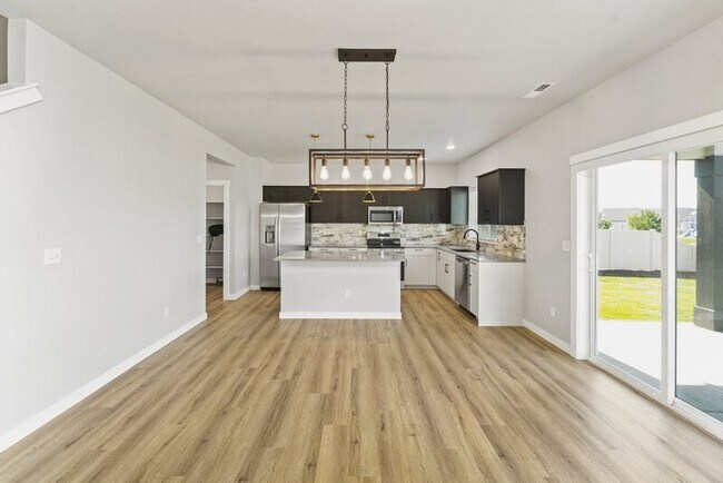 Building Photo - 2951 S Alcamo Wy