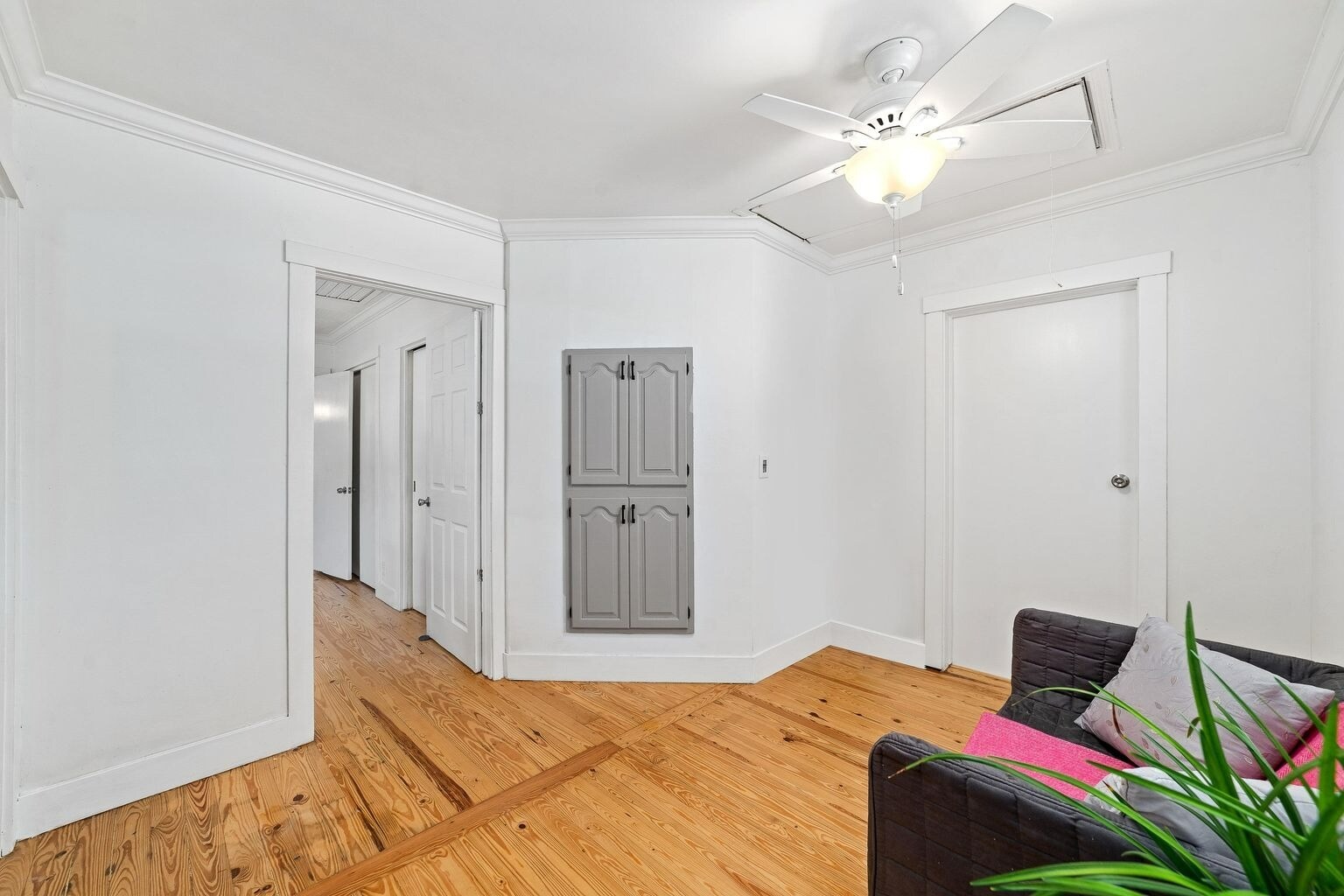 Building Photo - 221 S M St