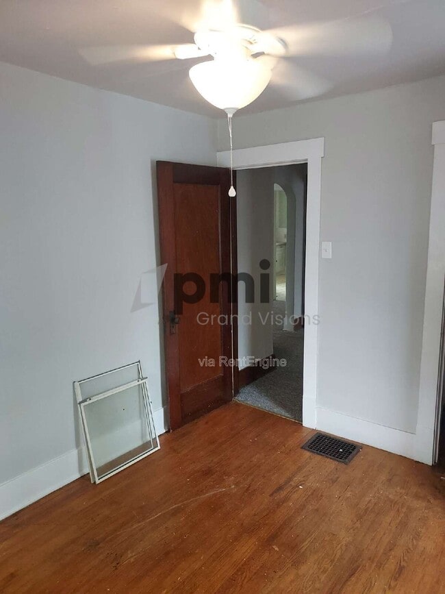 Building Photo - 2143 E Wood St