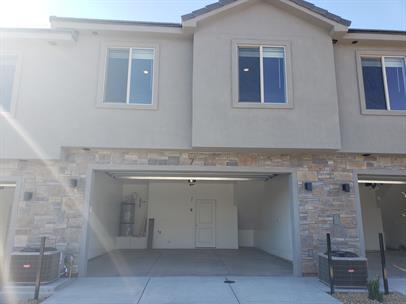 Building Photo - Azalea Townhomes Poolside Living 3 Bed 2.5...