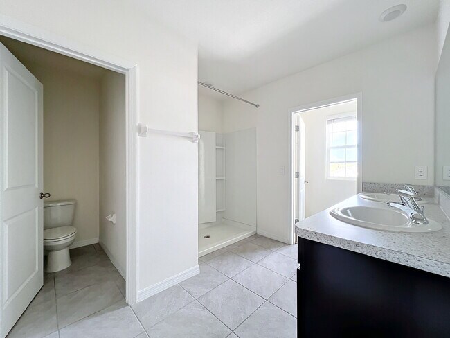Building Photo - 12744 Lateral Root Dr