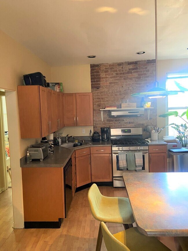 Building Photo - 655 Maryland Ave