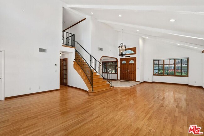 Building Photo - 21663 Ulmus Dr
