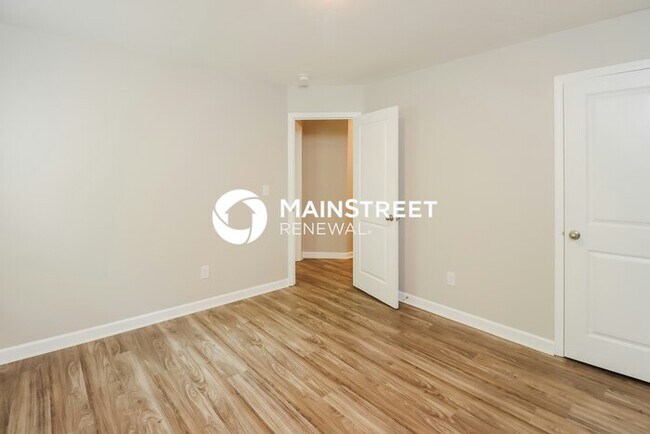Building Photo - 4 Bedroom Pet-Friendly Home in Hampton, GA with Main Street Renewal