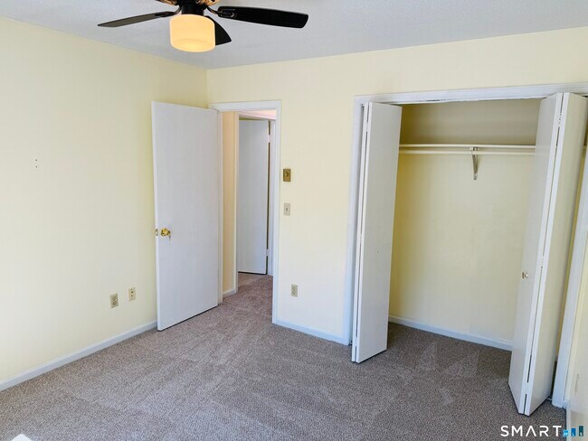 Building Photo - 64 Deerwood Ln