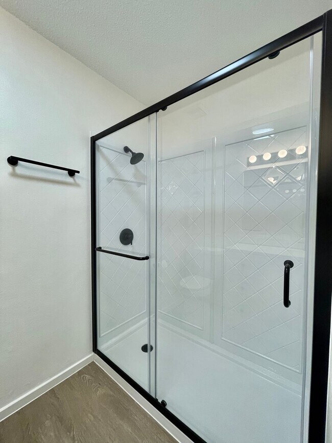 Building Photo - Immaculately Improved 2 Bedroom / 1 Bathroom Duplex & Immediately Available! - 50% Off One Full M...