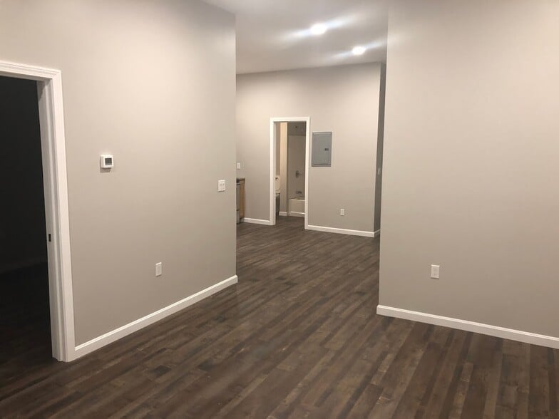 Building Photo - 69 Hampshire St