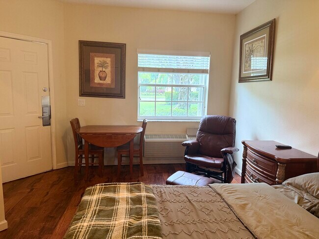 Building Photo - 8946 Sandshot Ct