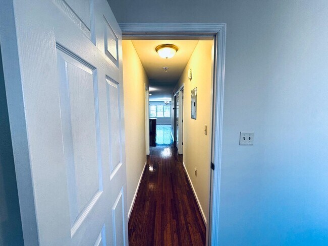 Building Photo - 161 W 53rd St