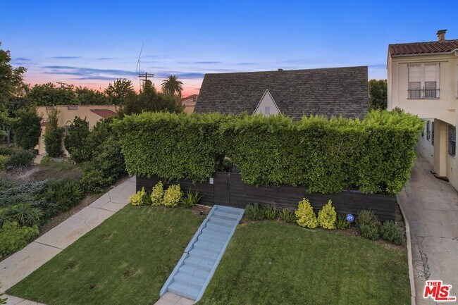 Building Photo - 1155 S Rimpau Blvd