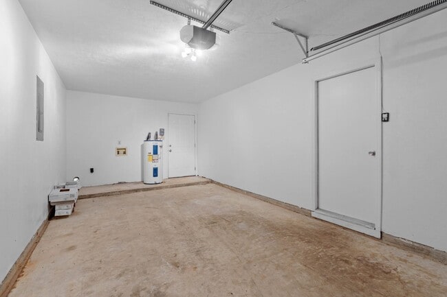 Building Photo - 3001 Eastgate Ct