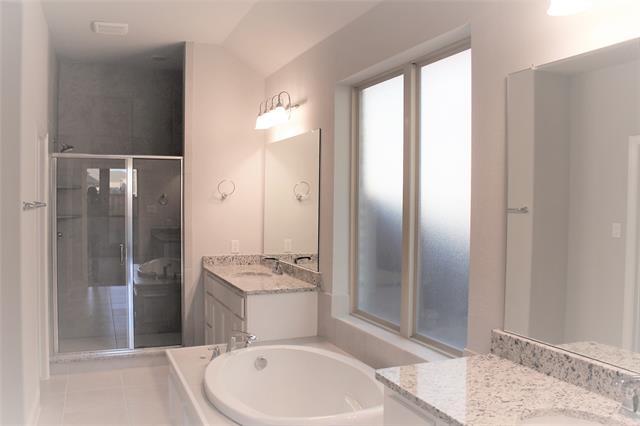 Building Photo - 2020 Overton Park Dr