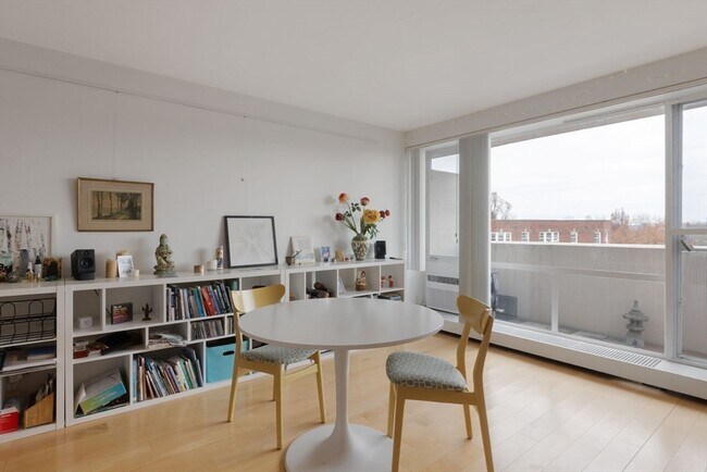 Building Photo - 29 Concord Ave