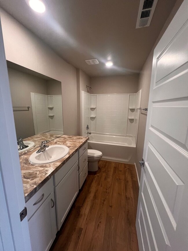 Building Photo - NEW LISTING!! Beautiful New 4 bed/2.5 bath + Loft in an ideal location