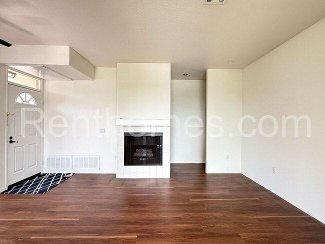 Building Photo - 8676 New Salem St