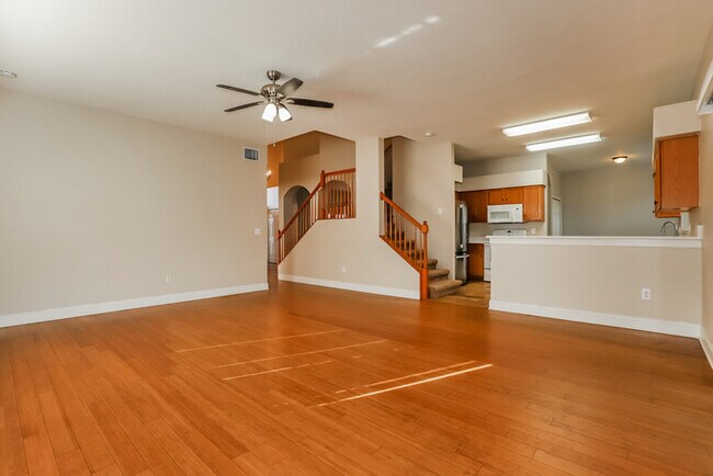 Building Photo - 4 Bedroom Tampa Home